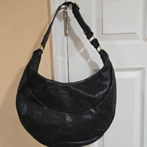 LIKE NEW! IL BISONTE Elegant Black Leather Hobo Bag!